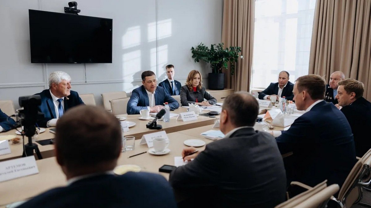 Уолт Диснейдің желідегі ең танымал туындыларына негізделген порно мультфильмдер